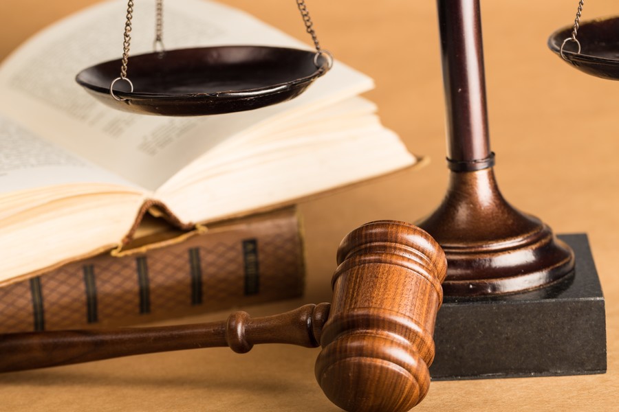 深圳律師事務(wù)所解析合同簽訂的多元考量因素