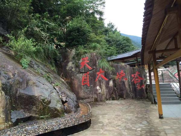 深圳律師咨詢網(wǎng)告訴您醫(yī)務(wù)人員診療行為不符合常規(guī)操作規(guī)范的責(zé)任認(rèn)定