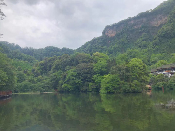 深圳互聯(lián)網(wǎng)律師來(lái)講講連續(xù)兩次訂立固定期限勞動(dòng)合同如何中止